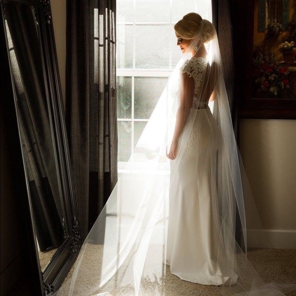 BERTA Designer Wedding Dress - Picture 4 of 5